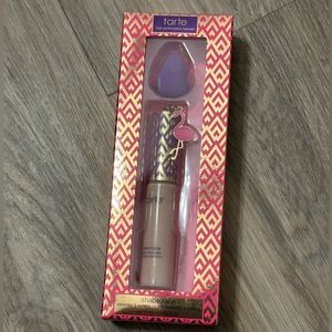 Tarte shape tape concealer and sponge set New in box color is light